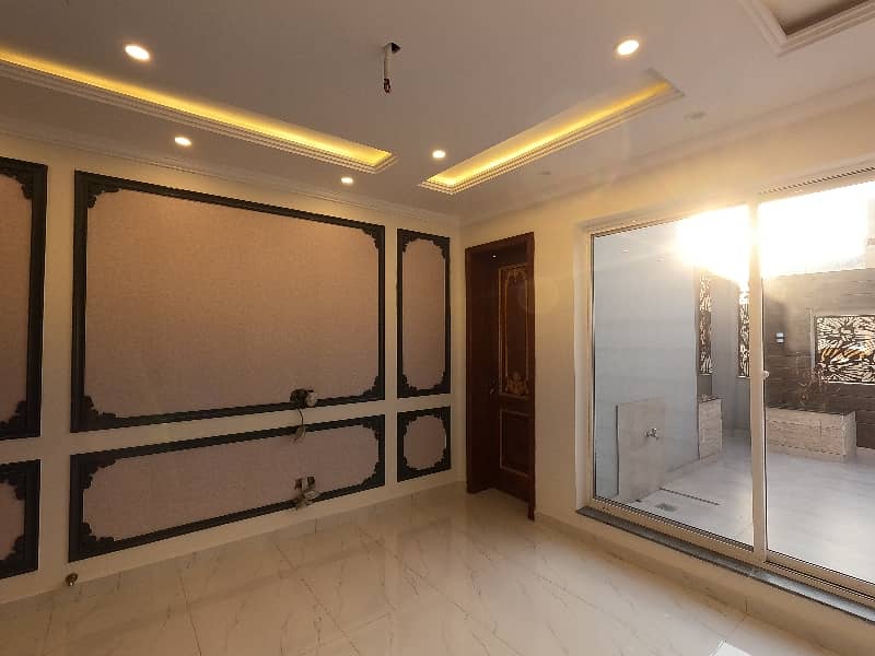 24 Marla Double Unit House For Sale In A1 Block Of Valencia Lahore 32