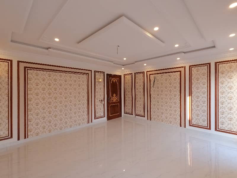 24 Marla Double Unit House For Sale In A1 Block Of Valencia Lahore 35