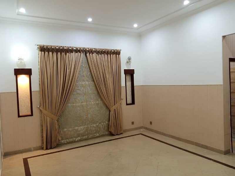 1 Kanal House Available For Sale 40 Feet Road 7 Beds 15