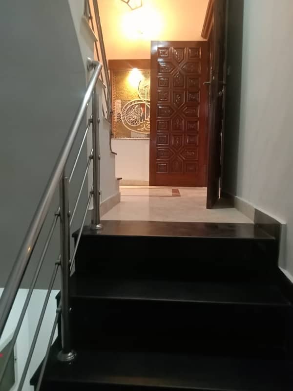 1 Kanal House Available For Sale 40 Feet Road 7 Beds 40