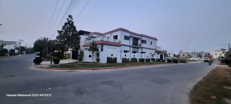 Valencia Town Lahore Kanal Corner House 60 Feet Road House For Sale 7 Beds 1