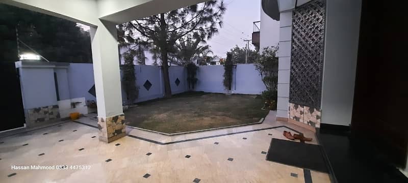 Valencia Town Lahore Kanal Corner House 60 Feet Road House For Sale 7 Beds 5