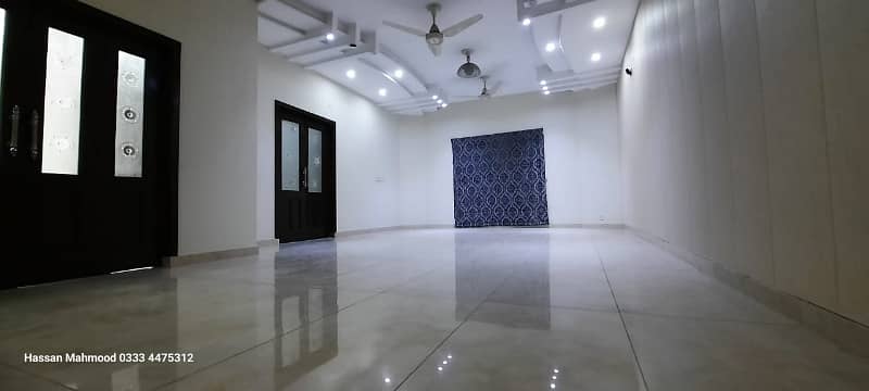 Valencia Town Lahore Kanal Corner House 60 Feet Road House For Sale 7 Beds 8