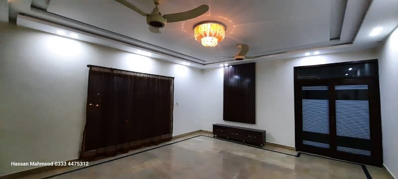Valencia Town Lahore Kanal Corner House 60 Feet Road House For Sale 7 Beds 29