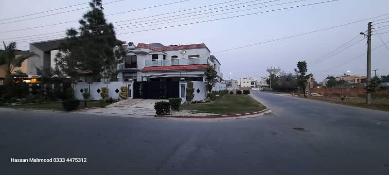 Valencia Town Lahore Kanal Corner House 60 Feet Road House For Sale 7 Beds 32