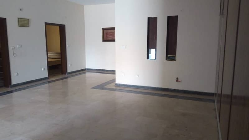 Wapda Town Lahore Pakistan Kanal Used House For Sale 5 Beds 3