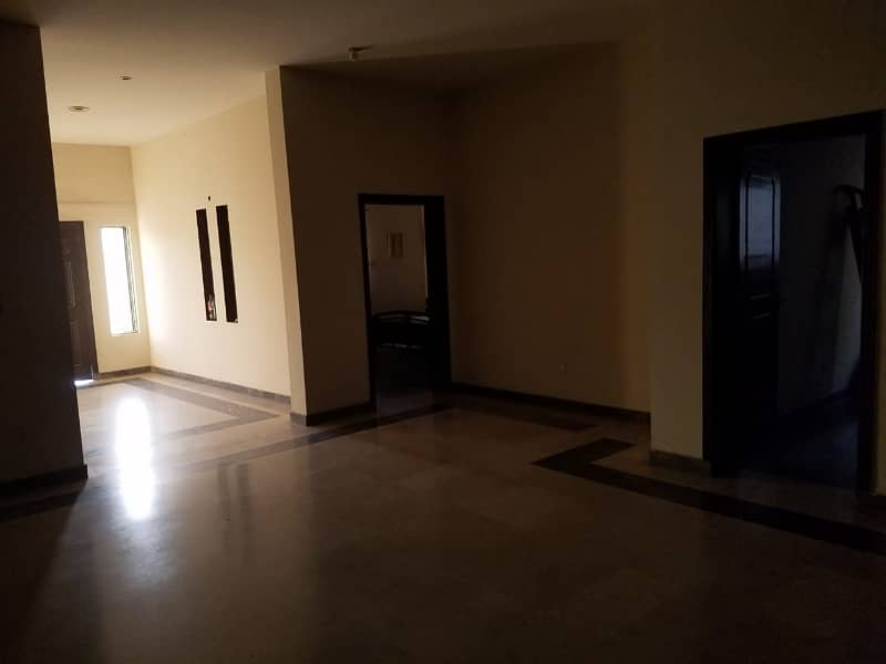 Wapda Town Lahore Pakistan Kanal Used House For Sale 5 Beds 4