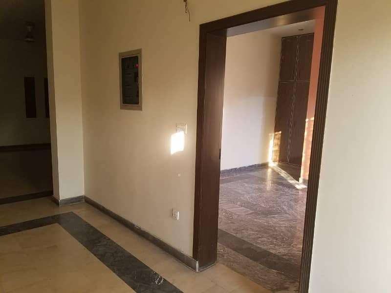 Wapda Town Lahore Pakistan Kanal Used House For Sale 5 Beds 6
