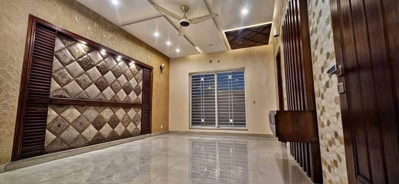 Valencia Town Lahore Pakistan 2 Kanal House For Sale 6 Beds Cinema Hall Swimming Pool 150 Feet Road 19