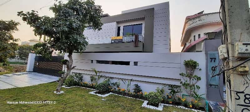 Izmir Town Lahore 1 Kanal Facing Park Modern Design Bungalow Up For Sale 40