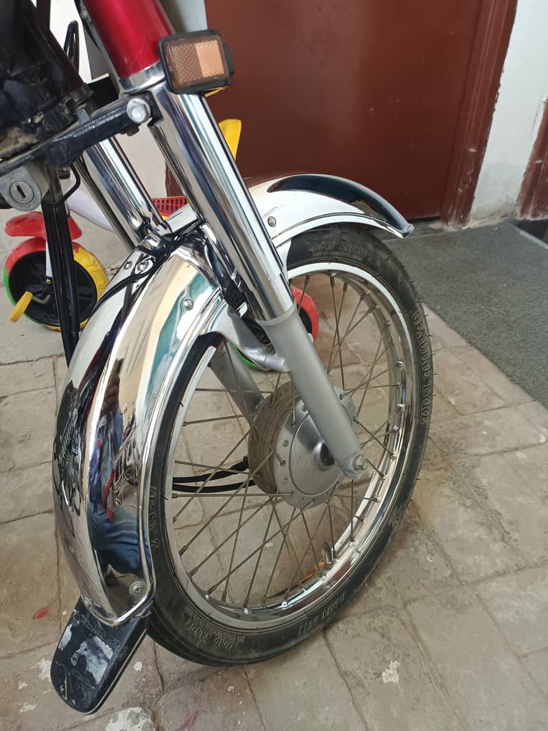 Cd 70 bike for sale ist owner lush condition new tyre tubes total wrap 12