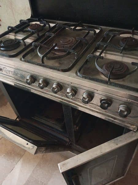 Deluxe cooking stove with oven is available for sell 4