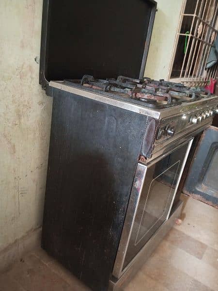 Deluxe cooking stove with oven is available for sell 5