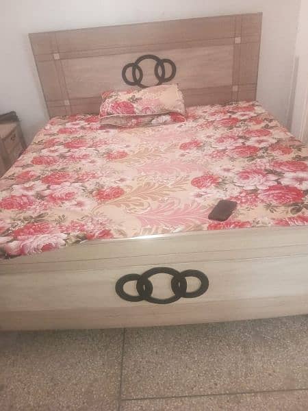 I sell my bed set urgently 03080000884 1