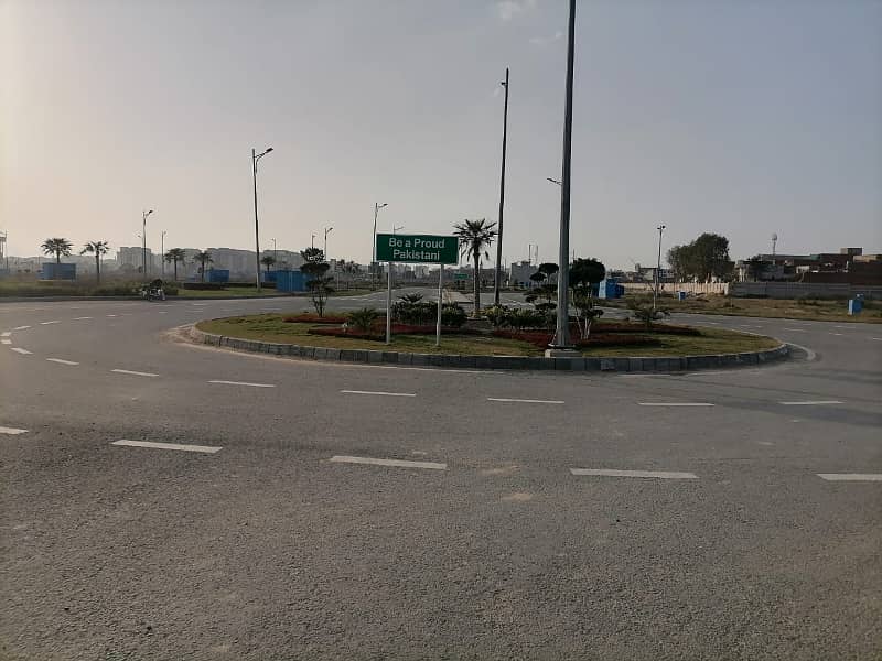 Direct 5 Marla Plot Prime Location Investor Rate In DHA 9 Town Lahore 11