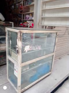 urgent forsale 3 counter 3 racking almariya  03365401516