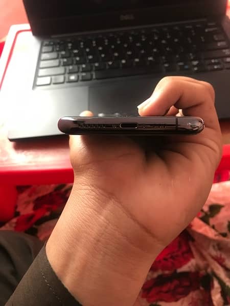 iPhone 11 PRO 256GB Factory Unlocked With eSim Time 10/10 Phone 5