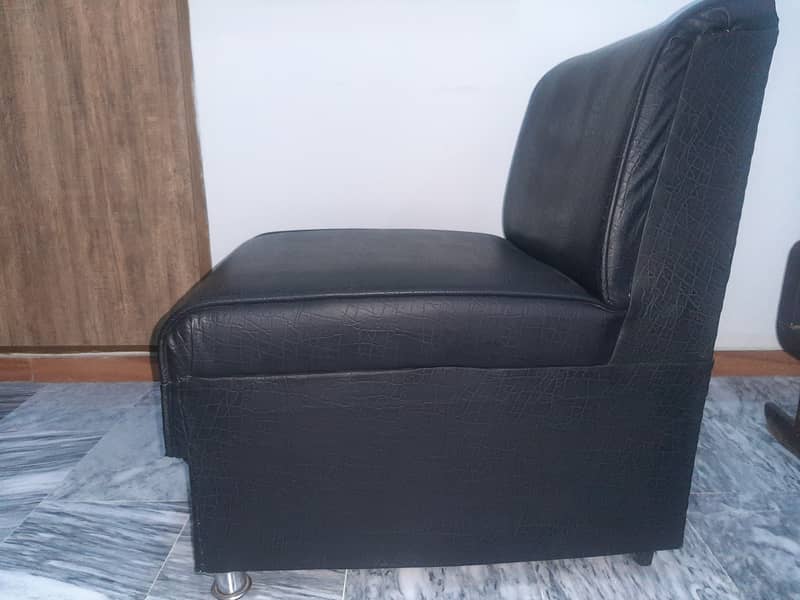 Leather sofas 2
