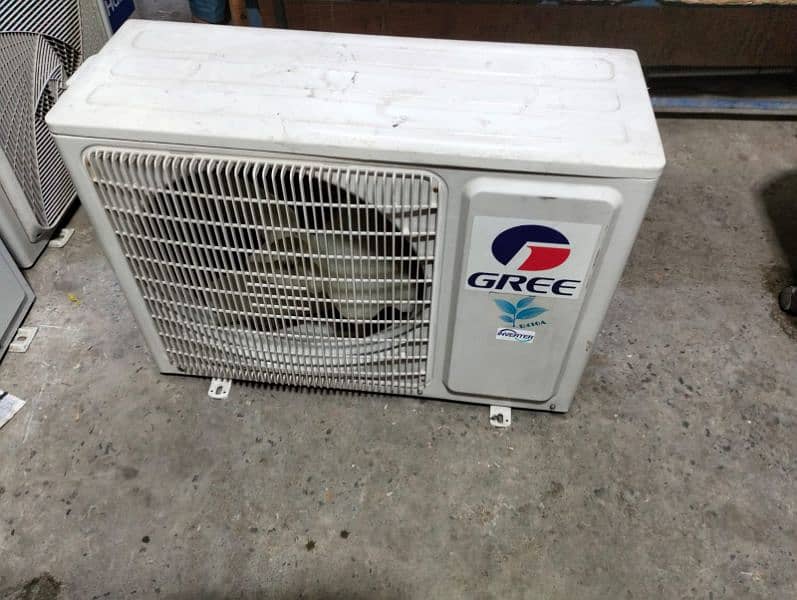 GREE ONE TON USED INVERTR HEAT AND COOL R410 GASS 2