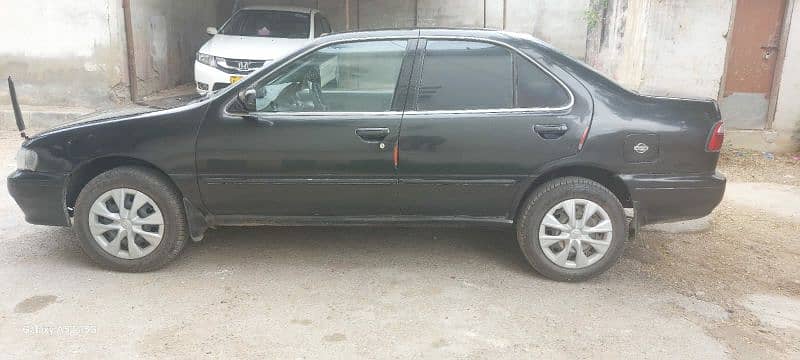 Nissan Sunny 2000 model in mint condition. 1
