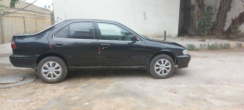 Nissan Sunny 2000 model in mint condition. 2