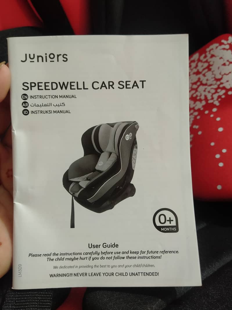 NEW Junios speedwell car seat for sale 2