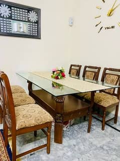 Wood Dining table 6 seater good condition
