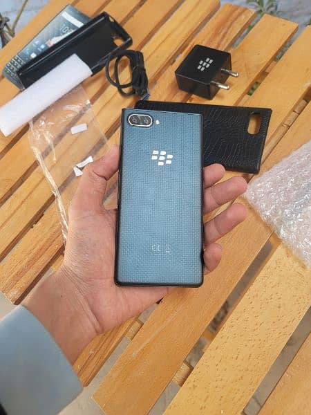 blackberry key 2le (PTA OFFICIAL APPROVED) 4