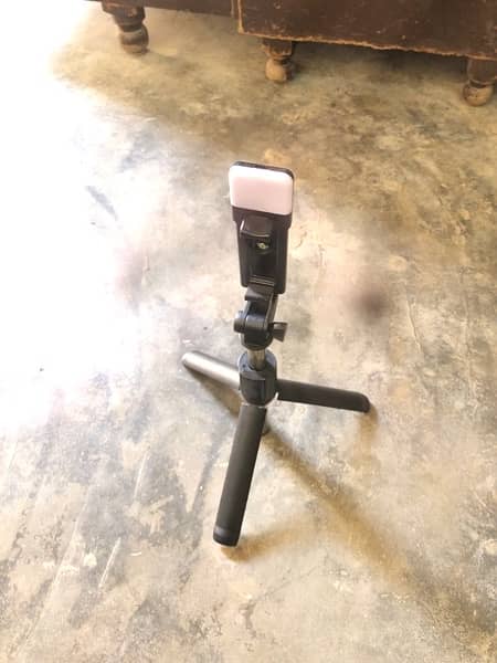 Selfie Stick With LED Light Mini Tripod Stand 3