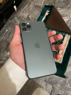 iPhone 11pro max dual approved wth box chgr 0