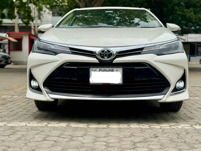 Toyota Corolla Altis Grande X CVT-i 1.8 Full Option 2