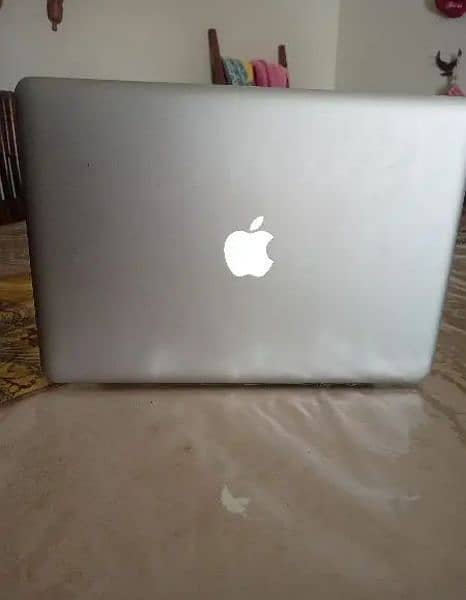 MacBook Pro 512GB storage 16GB SSD 1