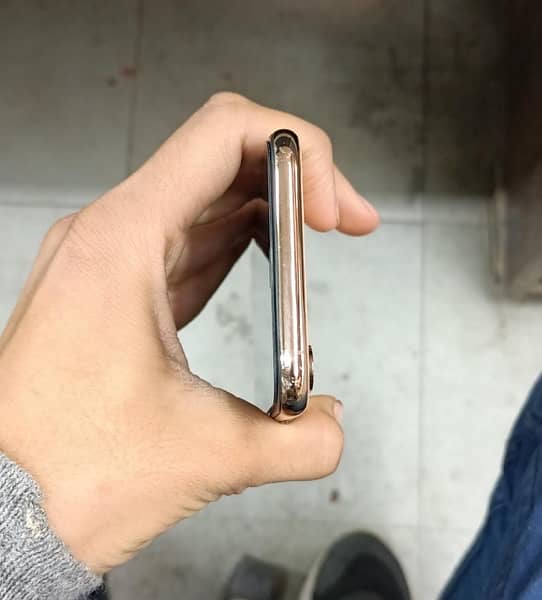 iphone XS BEST CONDITION 2
