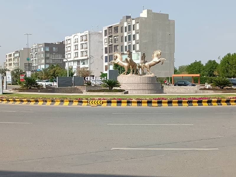1 BEDROOM APARTMENT FOR SALE ON EASY INSTALLMENT PLAN IN SECTOR C BAHRIA TOWN LAHORE 9