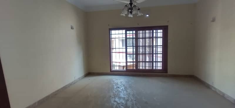 Prime Location 1000 Square Yards House For rent In Clifton 12