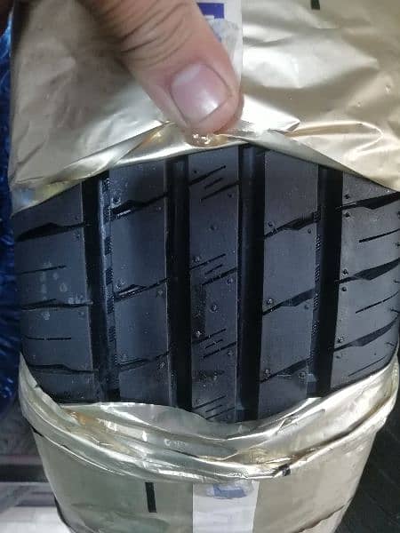 kapsen brand new tyre 175 70 R13 1