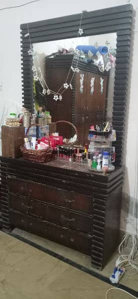 dressing table condition 8/10 0