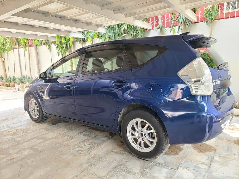 Toyota Prius alpha 2014 2