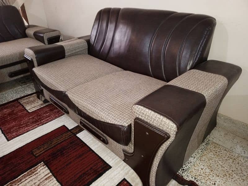 10 seater sofa set for sale. Just for 90k! Excellent condition 3