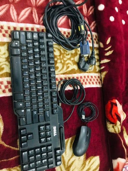 complete system CPU+LCD+KEYBOARD+MOUSE+POWER CABLES AND VGA 2