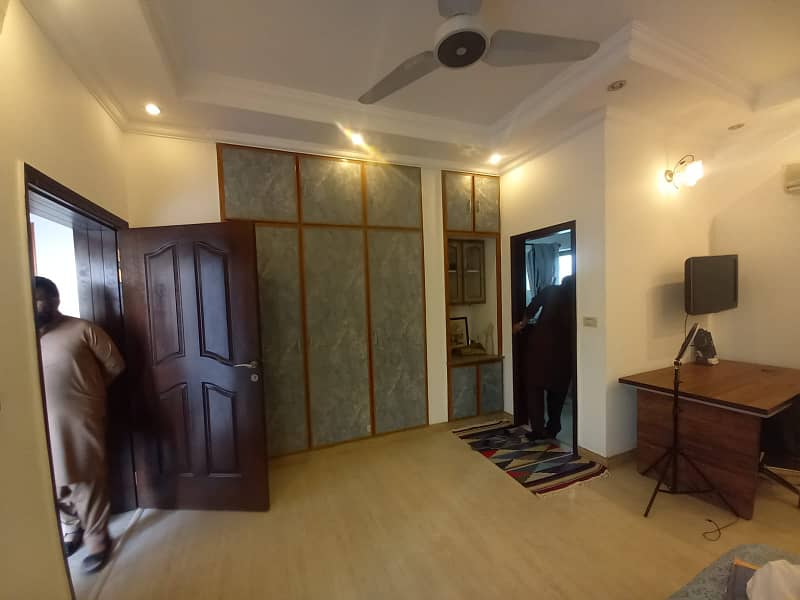 1 Kanal Classical Bungalow For Sale In Phase 5 Dha At A Prime Location Near Park 36