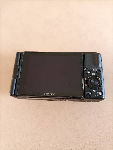 Sony ZV1 compact vlogging camera 6