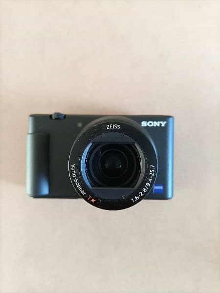 Sony ZV1 compact vlogging camera 9
