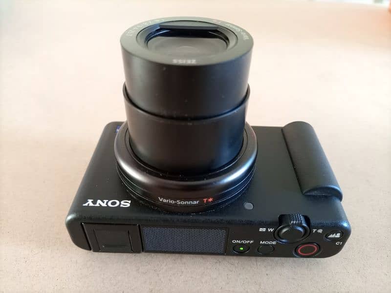 Sony ZV1 compact vlogging camera 10