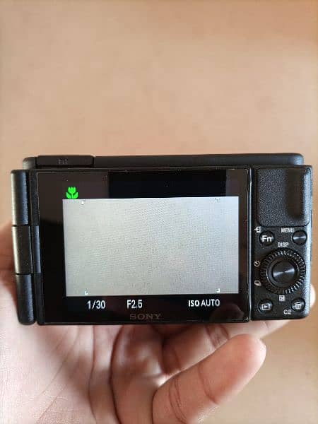 Sony ZV1 compact vlogging camera 11