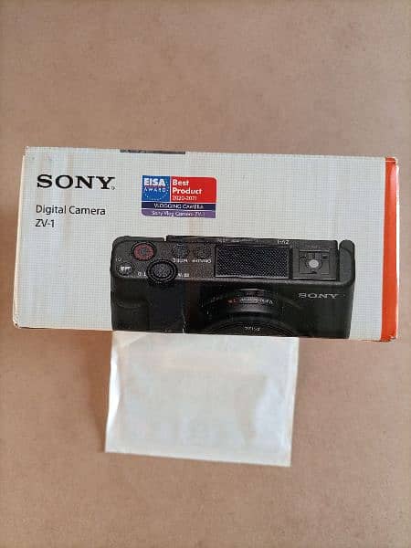 Sony ZV1 compact vlogging camera 13