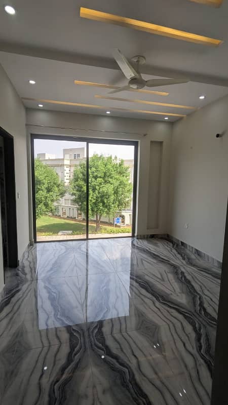 BRAND NEW UPPER 10 MARLA PORTION FOR RENT BAHRIA ORCHARD LAHORE 8