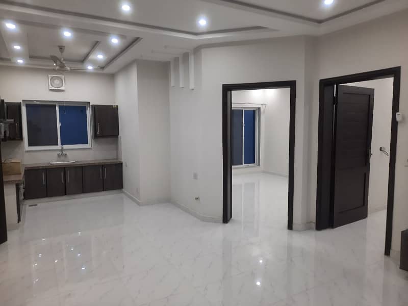 BRAND NEW 10 MARLA HOUSE FOR RENT BAHRIA ORCHARD LAHORE 9