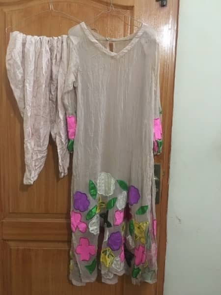 two pice suits ha pure chiffon ka best condition 6