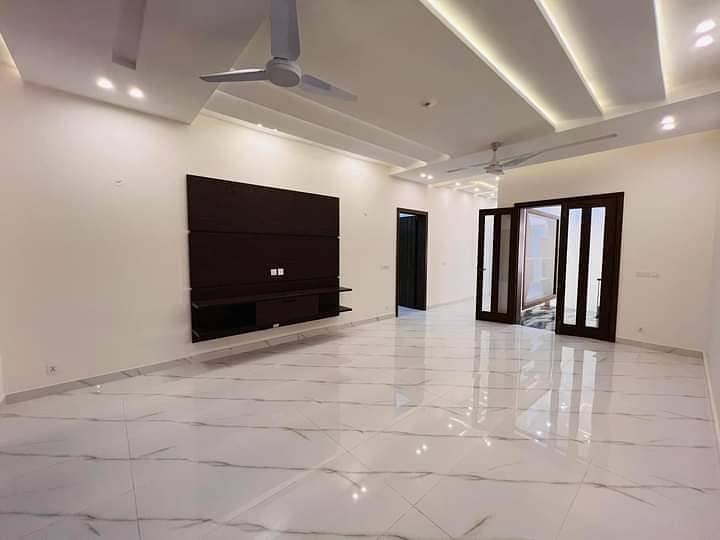 Low Budget 1 Kanal Modern House For Sale Bahria Town Lahore 5